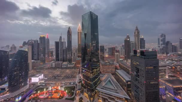 Панорама Футуристичних Хмарочосів Після Заходу Сонця Фінансовому Діловому Центрі Дубаї — стокове відео