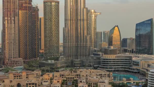 Dubaj Ranní Čas Centru Dubaje Odraženým Sluncem Nejvyššího Mrakodrapu Dalších — Stock video