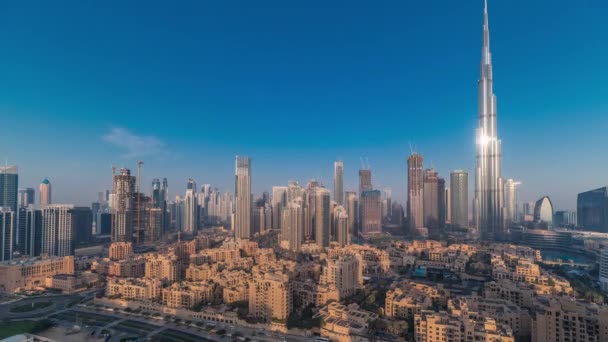 Dubai Downtown Timelapse Panorámico Por Mañana Con Sol Reflejado Desde — Vídeos de Stock