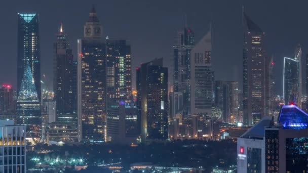Rijen Wolkenkrabbers Het Financiële District Dubai Gedurende Hele Nachtelijke Tijdspanne — Stockvideo