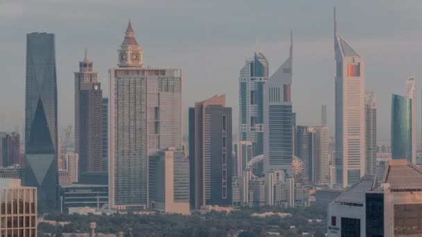 Rzędy Drapaczy Chmur Finansowej Dzielnicy Dubaju Poranny Poranek Timelapse Podczas — Wideo stockowe