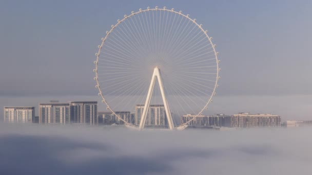 Остров Bluewaters Современной Архитектурой Колесо Обозрения Покрыты Утренним Туманом Воздушного — стоковое видео