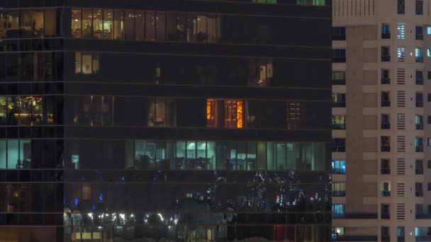 Ventanas Edificios Apartamentos Oficinas Noche Timelapse Luz Las Ventanas Las — Vídeos de Stock