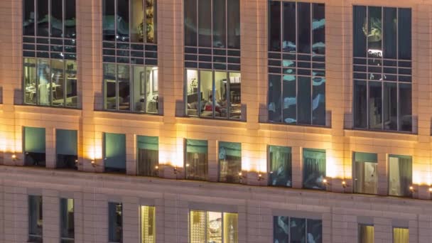 Las Ventanas Los Edificios Apartamentos Noche Timelapse Luz Las Ventanas — Vídeos de Stock