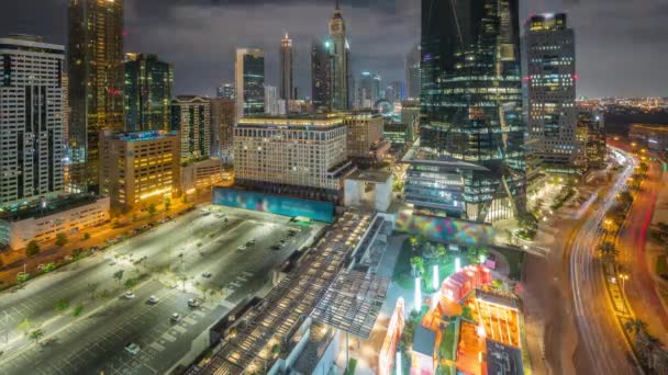 Dubai International Financial District Przez Całą Noc Timelapse Podświetlane Drapacze — Wideo stockowe