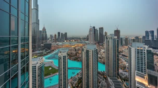 Dubai Centro Con Fuentes Arquitectura Futurista Moderna Antena Día Noche — Vídeos de Stock