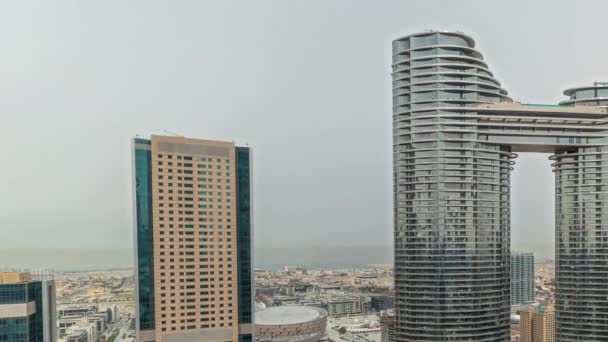 Pnorama Pokazuje Futurystyczny Dubai Downtown Oraz Powietrzny Timelapse Dzielnicy Finansowej — Wideo stockowe