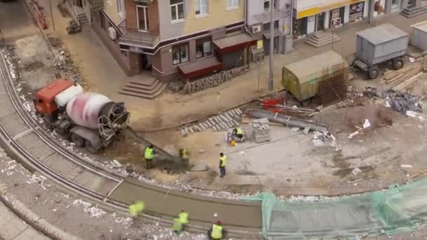 Wylewanie Betonu Pokrycie Terenu Budowy Dróg Wielu Pracowników Timelapse Mixer — Wideo stockowe