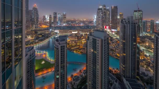 Dubaj Centrum Miasta Fontannami Nowoczesną Futurystyczną Architekturą Powietrza Noc Dniu — Wideo stockowe