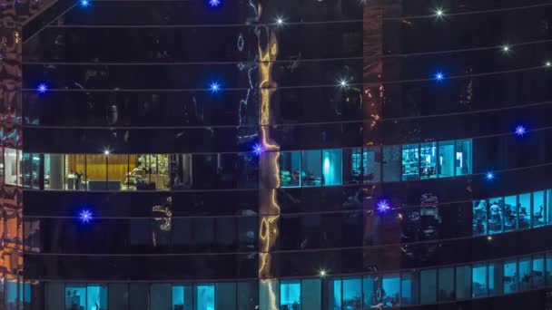 Las Ventanas Oficina Encienden Edificios Modernos Torre Timelapse Por Noche — Vídeo de stock