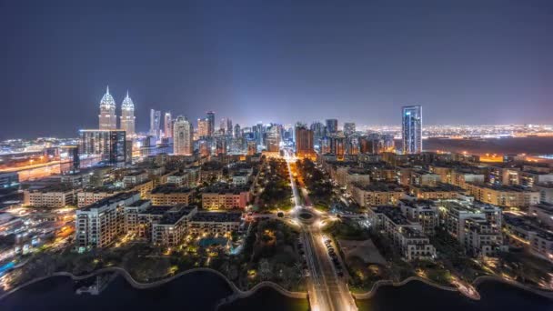 Panorama Över Skyskrapor Barsha Heights Distrikt Och Låga Byggnader Gröna — Stockvideo