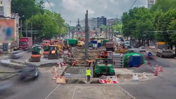 Roller Jalan Batu Pemadat Selama Pembangunan Jalan Baru Dalam Persiapan — Stok Video