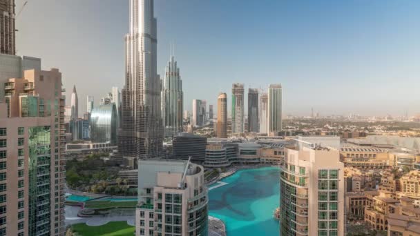 Dubai Downtown Stadsbild Solnedgången Med Solen Reflekteras Från Glasytan Högsta — Stockvideo