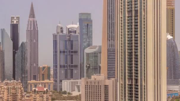 Fila Los Edificios Altos Alrededor Sheikh Zayed Road Timelapse Aéreo — Vídeo de stock