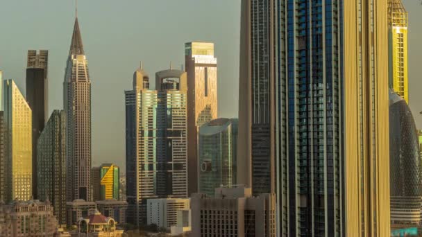 Slunce Odráželo Vysokých Budov Kolem Sheikh Zayed Road Difc Okresní — Stock video
