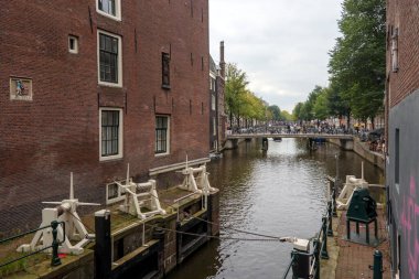 Amsterdam, Hollanda 10 Ekim 2021: Oudezijds Kolk 