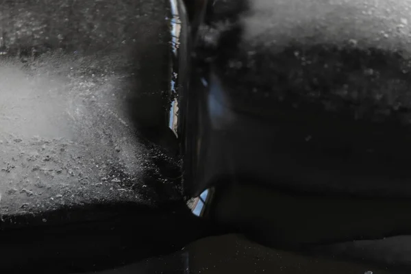 Κομμάτια Ορθογώνιου Πάγου Μαύρο Φόντο Παγάκια Λιώνουν Μαύρο Φόντο — Φωτογραφία Αρχείου