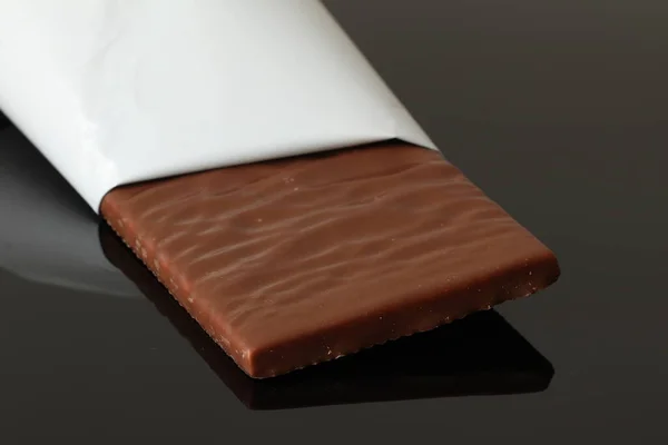 黒を基調としたココナッツ入りミルクチョコレート ミルクチョコレート — ストック写真