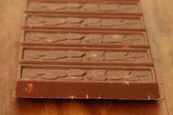 Chocolate Con Leche Con Avellanas Almendras Chocolate Con Nueces Sobre —  Fotos de Stock