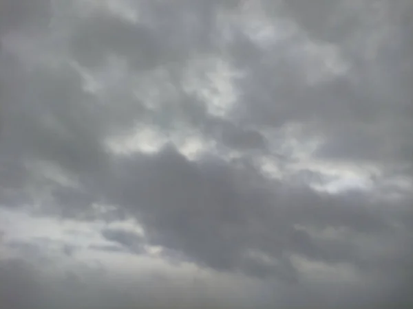 Небо Покрыто Серыми Снежными Облаками Серые Облака Небе — стоковое фото