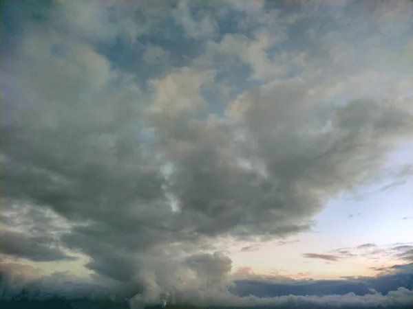 Bewölkter Himmel Der Himmel Ist Mit Wolken Bedeckt Die Struktur — Stockfoto