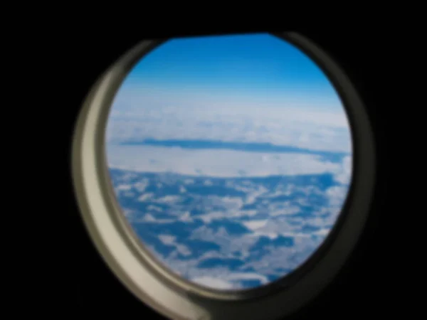 비행기 창문에 항공기 창문에서 하늘을 바라봄 — 스톡 사진