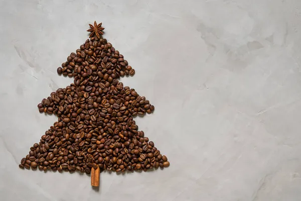 Kahve Tarçın Anason Ağacından Yapılmış Noel Ağacı - Stok İmaj