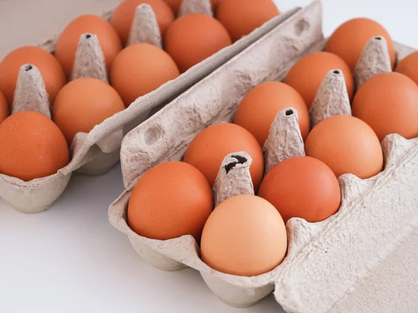 Органические Коричневые Куриные Яйца Коробках Закрыть — стоковое фото