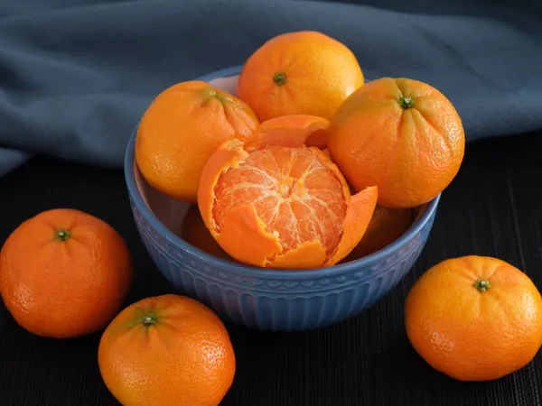 Organic Tangerines Bowl Low Key Close — Stock Photo, Image