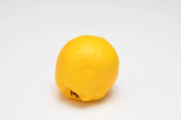 Žlutá Kdoule Ovoce Bílém Pozadí — Stock fotografie