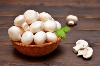 Taze şampiyonlar sepette yakın plan çekimde.