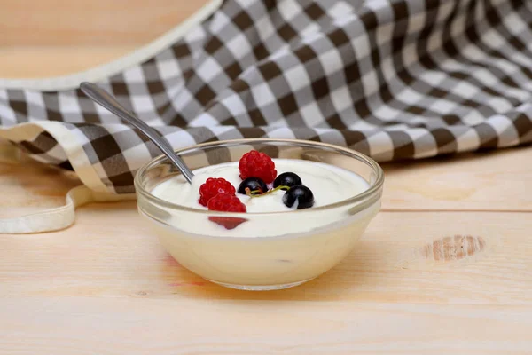 Yogurt Fresh Berries Glass Bowl Wooden Table — Stock Photo, Image