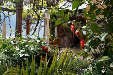 Akdeniz tarzında bir teras.