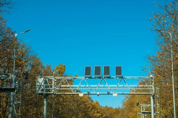 Poteau Routier Avec Radars Contrôle Poids Panneaux Solaires Concept Sécurité — Photo