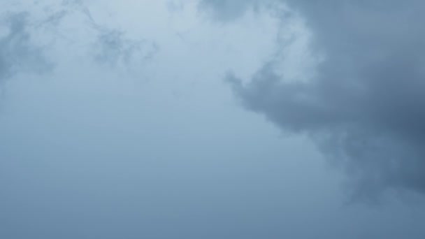 Een Tijdspanne Van Wolken Bliksemflitsen Aan Hemel Lucht Tijdens Een — Stockvideo
