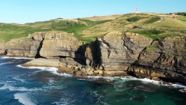 Aerial View Man Rocky Coastal Cliff Green Natural Area Rough — Video