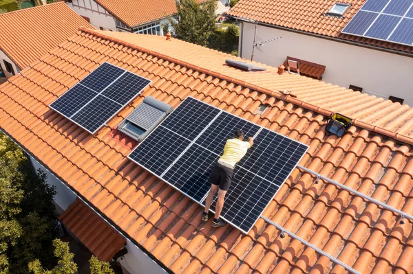 Worker Installing Solar Panels Roof Drone View Navarre Spain Europe — Fotografia de Stock