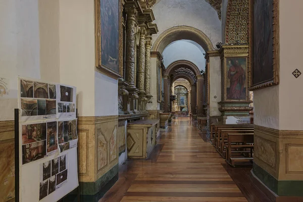 Interior view of the right wing of the church of San Francisco (Quito-Ecuador)