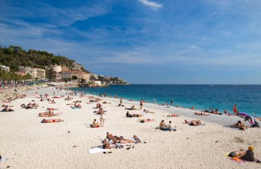 Fransız Rivierası 'nın güzel şehrinde sahil ve gezinti güvertesi Des Anglais.