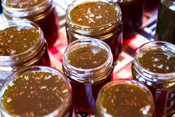 Freshly Filled Glass Jars Honey Table — Stock Photo, Image