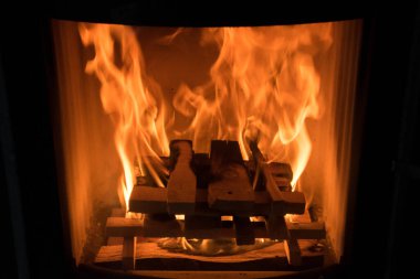 Einen ofen zum heizen 'de feuer