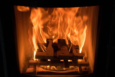 Einen ofen zum heizen 'de feuer