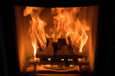 Einen ofen zum heizen 'de feuer