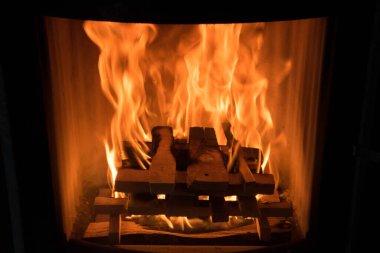 Einen ofen zum heizen 'de feuer