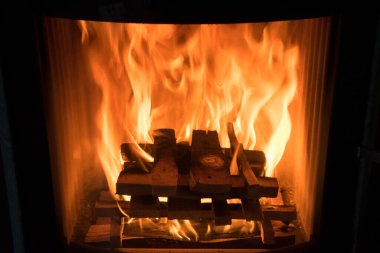 Einen ofen zum heizen 'de feuer