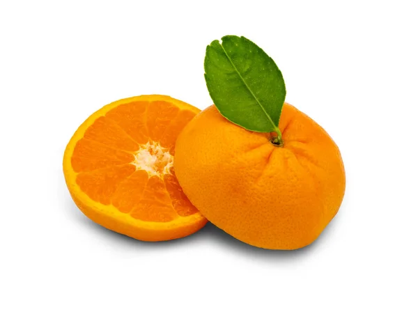 Vue Dessus Orange Avec Coupe Deux Feuilles Vertes Isolées Sur — Photo