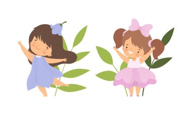 Çiçek Giyen Şirin Küçük Çocuklar Kostüm Vektörü Seti