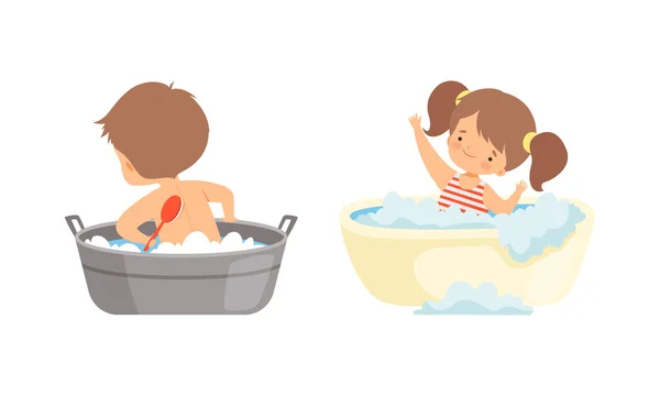 Meisje en jongen in bad met schuim spetteren en zwemmen vectorset — Stockvector