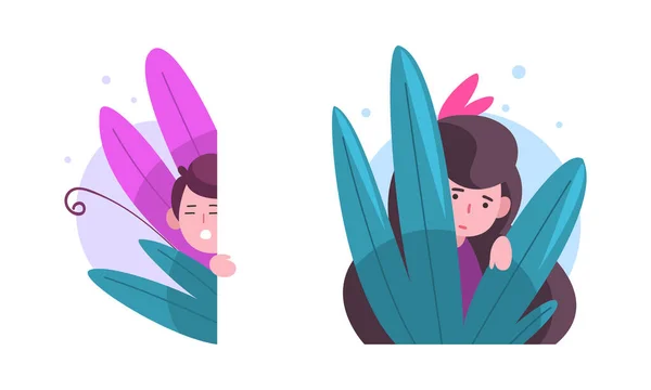 Leuke jongen en meisje verbergen in Fairy Bush Vector Set — Stockvector