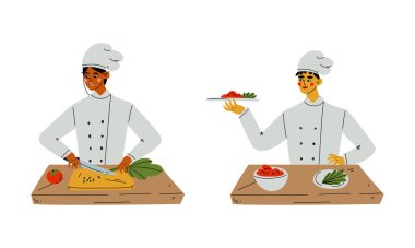 Genç Adam ve Kadın Mutfakta Yemek Pişiriyor Sebze doğrama ve Tabak Vektörü setinde Salata